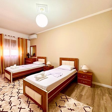 The Luxe Apartments จีโรคาสเตอร์ ภายนอก รูปภาพ