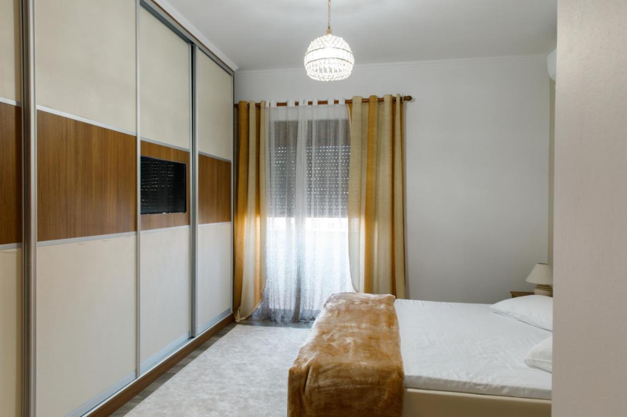 The Luxe Apartments จีโรคาสเตอร์ ภายนอก รูปภาพ